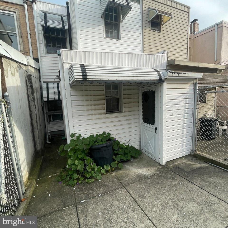 3268 Tilton St - Photo 3 of 8