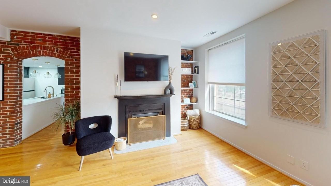 10222 Church St #304 - Photo 4 of 13