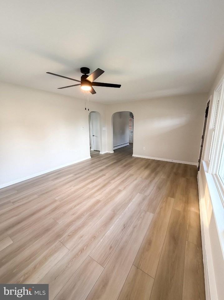 302 Diller Rd - Photo 4 of 20