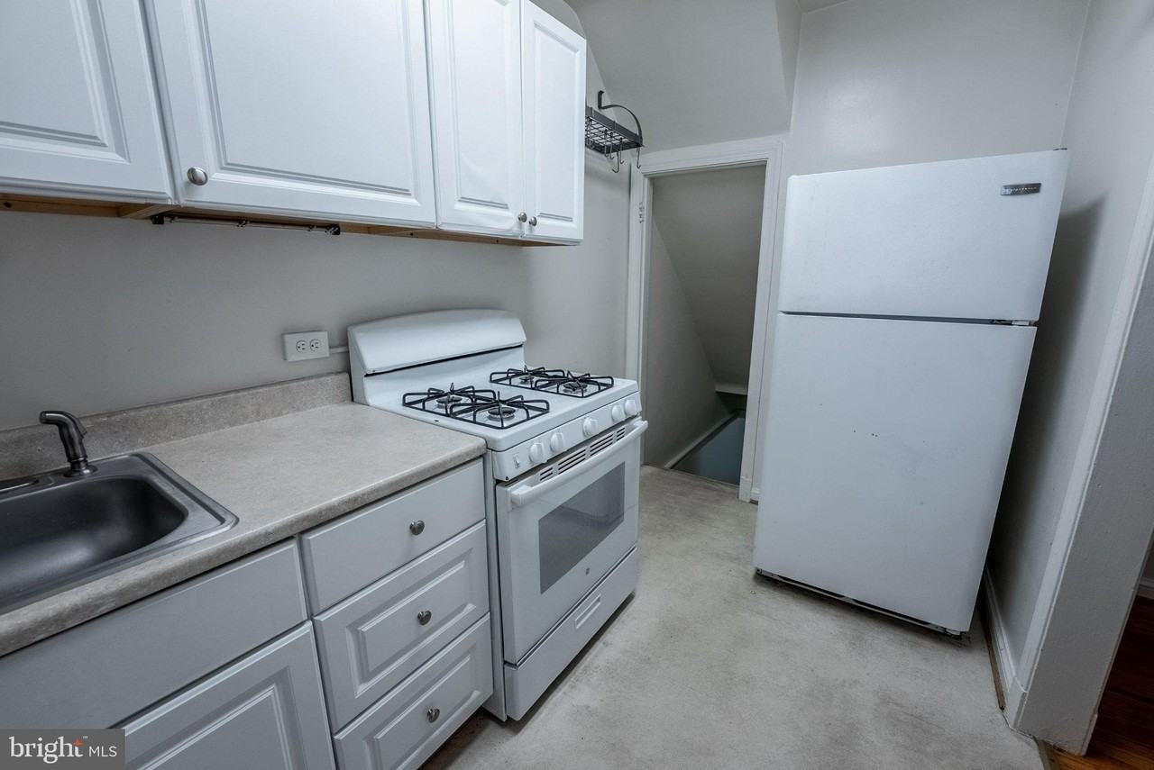 529 N Payne St - Photo 4 of 28