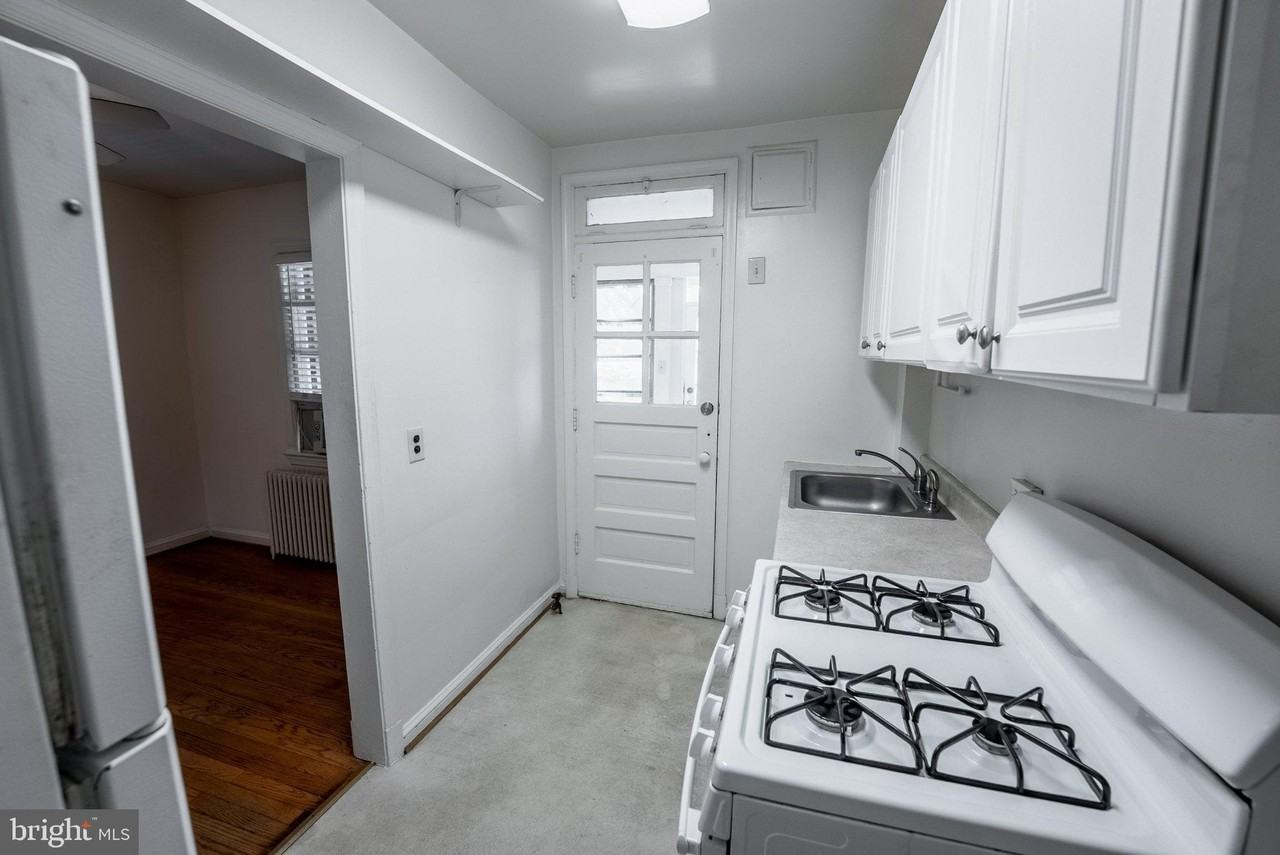 529 N Payne St - Photo 5 of 28