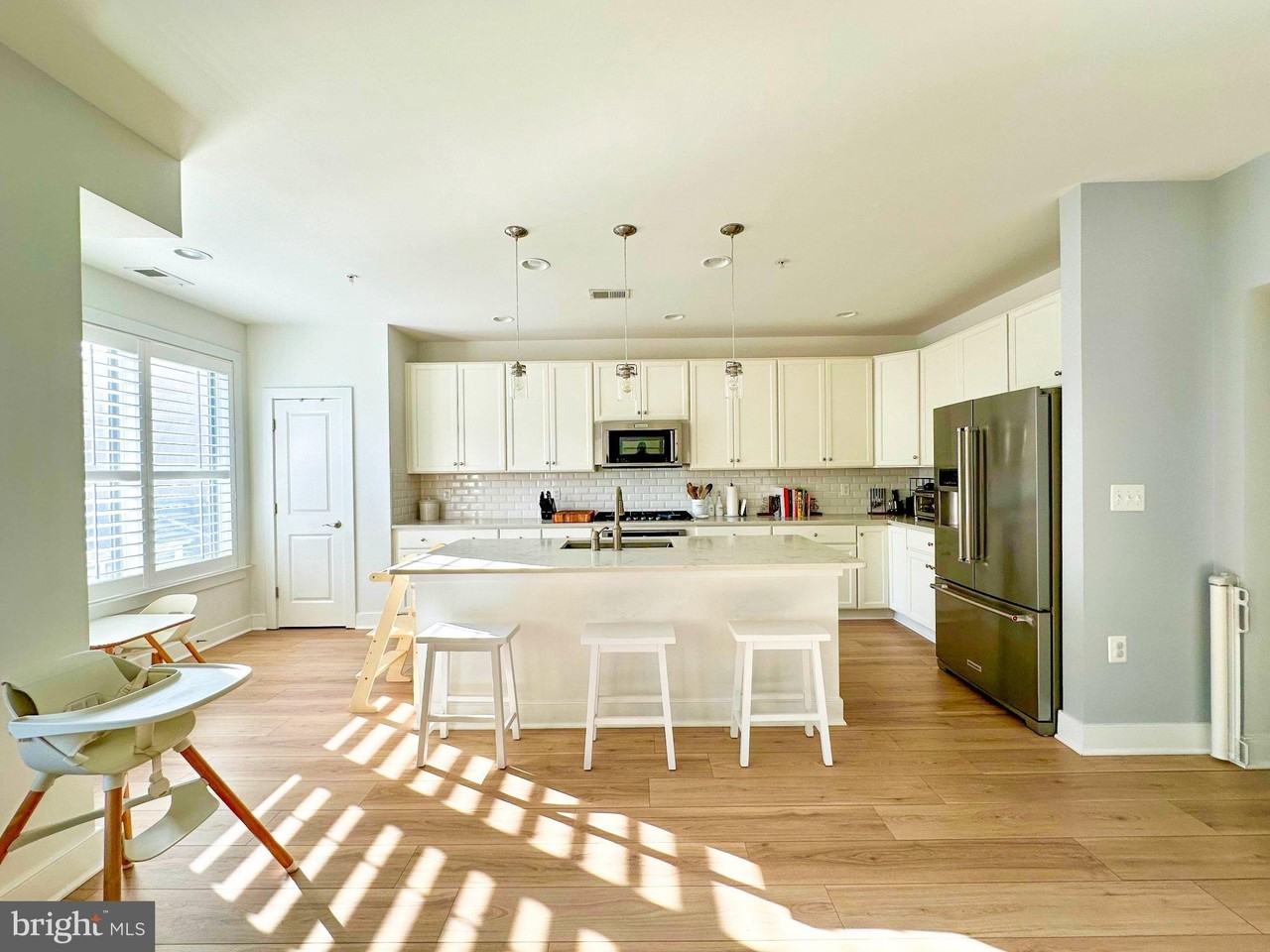 2409 Richmond Hwy #102 - Photo 3 of 35
