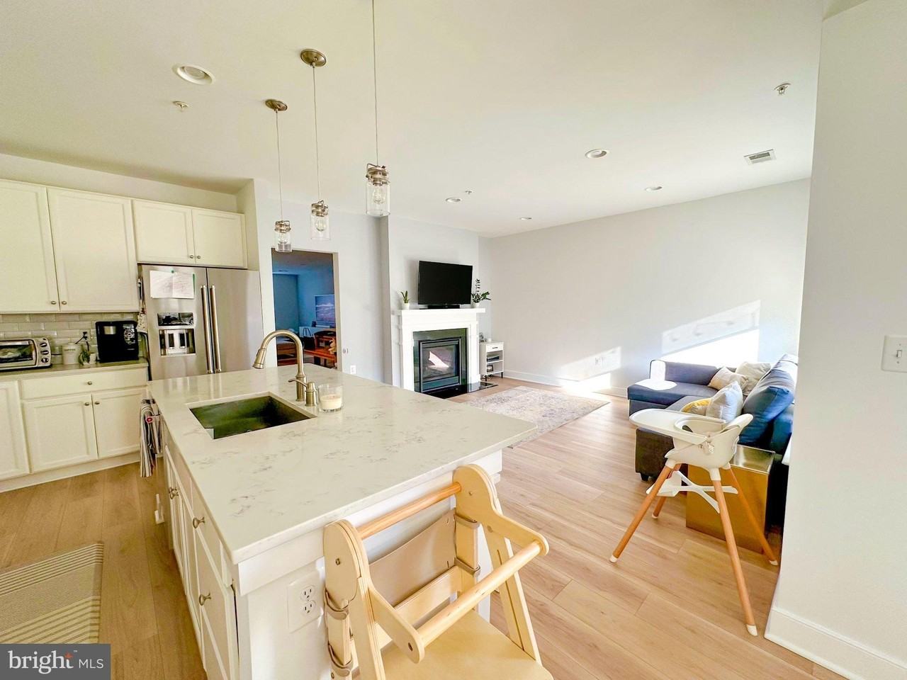 2409 Richmond Hwy #102 - Photo 5 of 35