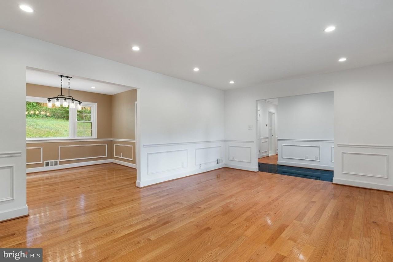 709 E Broad St - Photo 3 of 39
