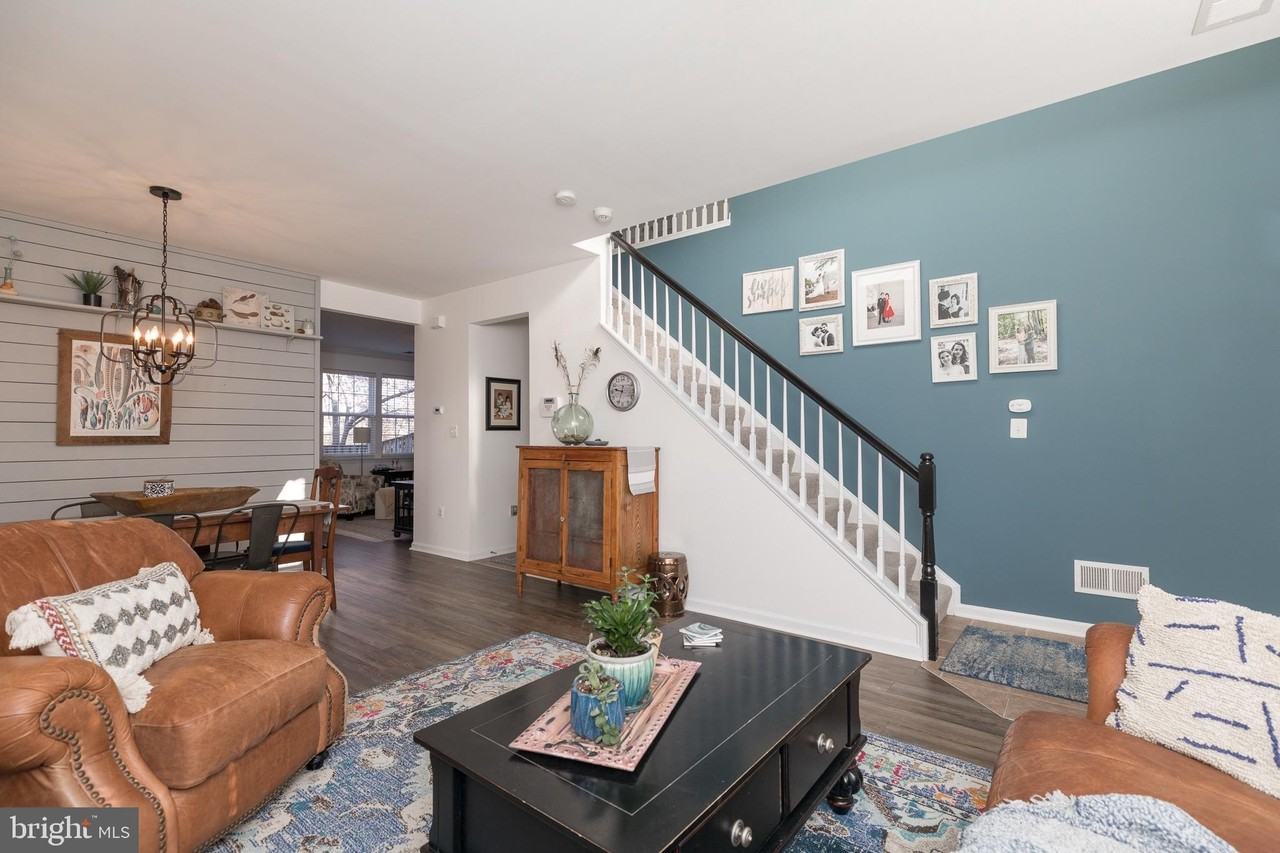 309 Quinton Oaks Cir - Photo 3 of 32
