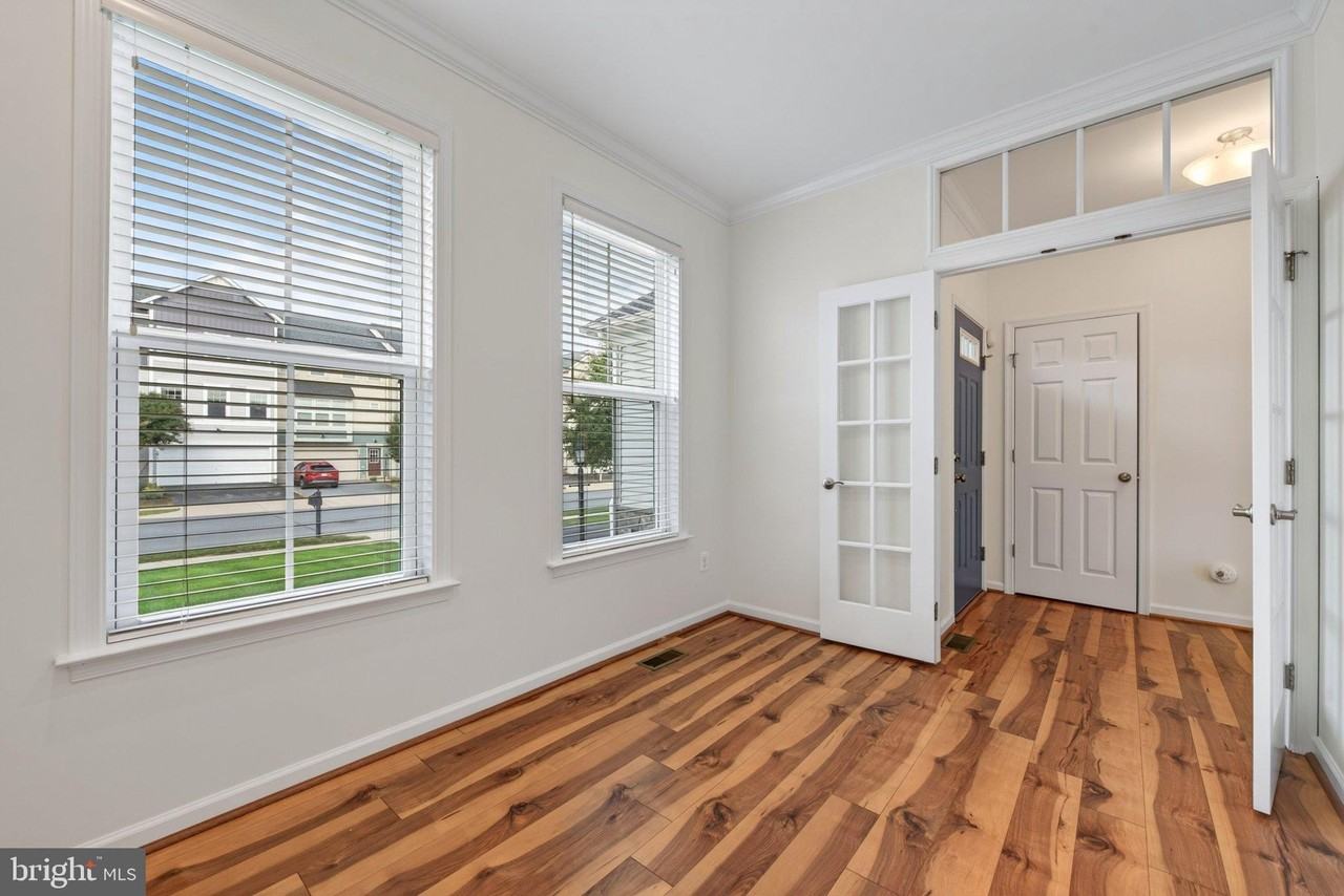 100 Blackford Dr - Photo 3 of 28