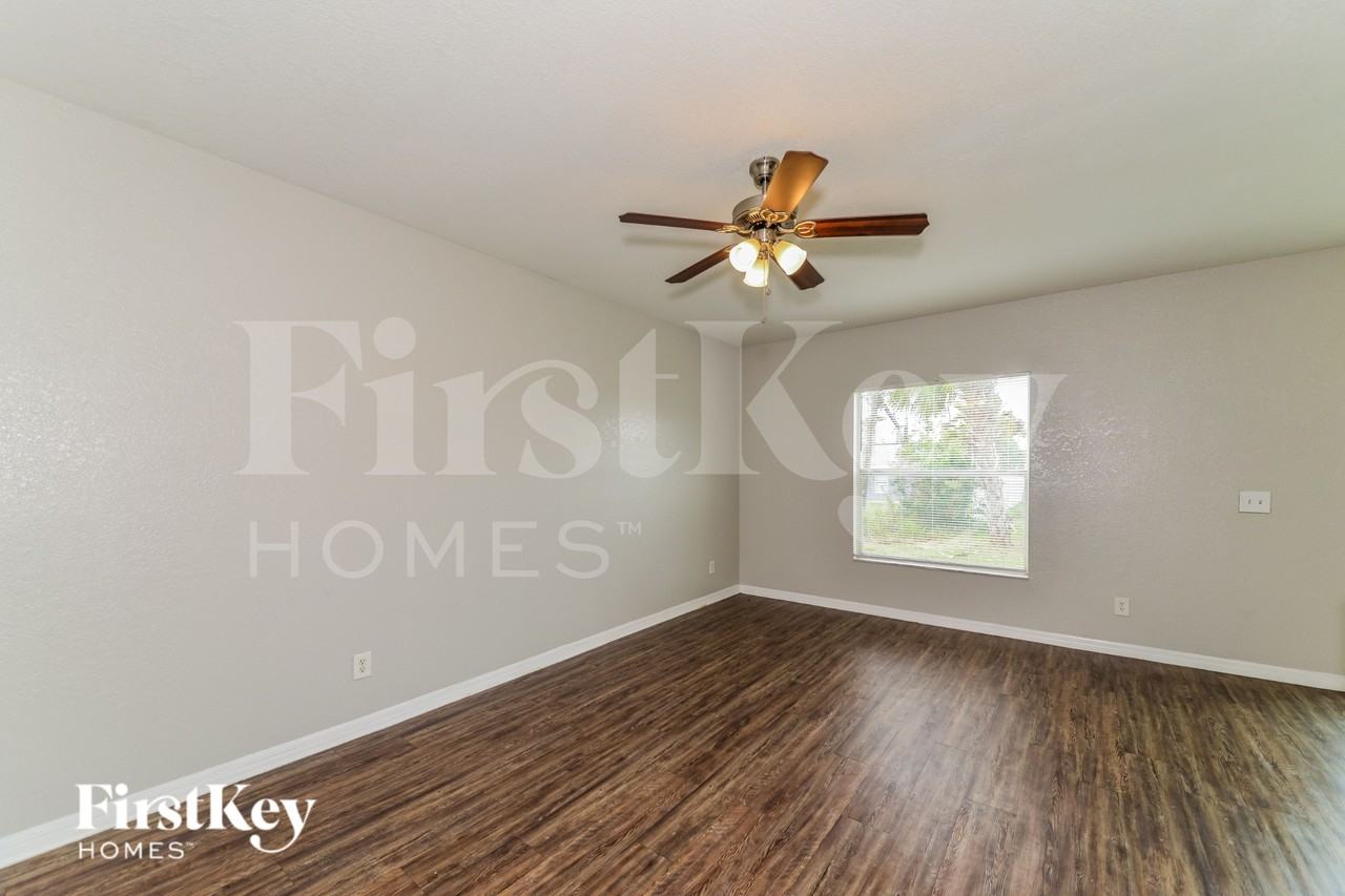 1057 Cassia St - Photo 2 of 16