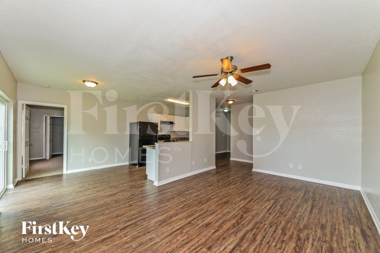 1057 Cassia St - Photo 3 of 16