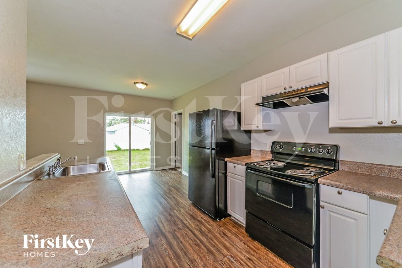 1057 Cassia St - Photo 5 of 16
