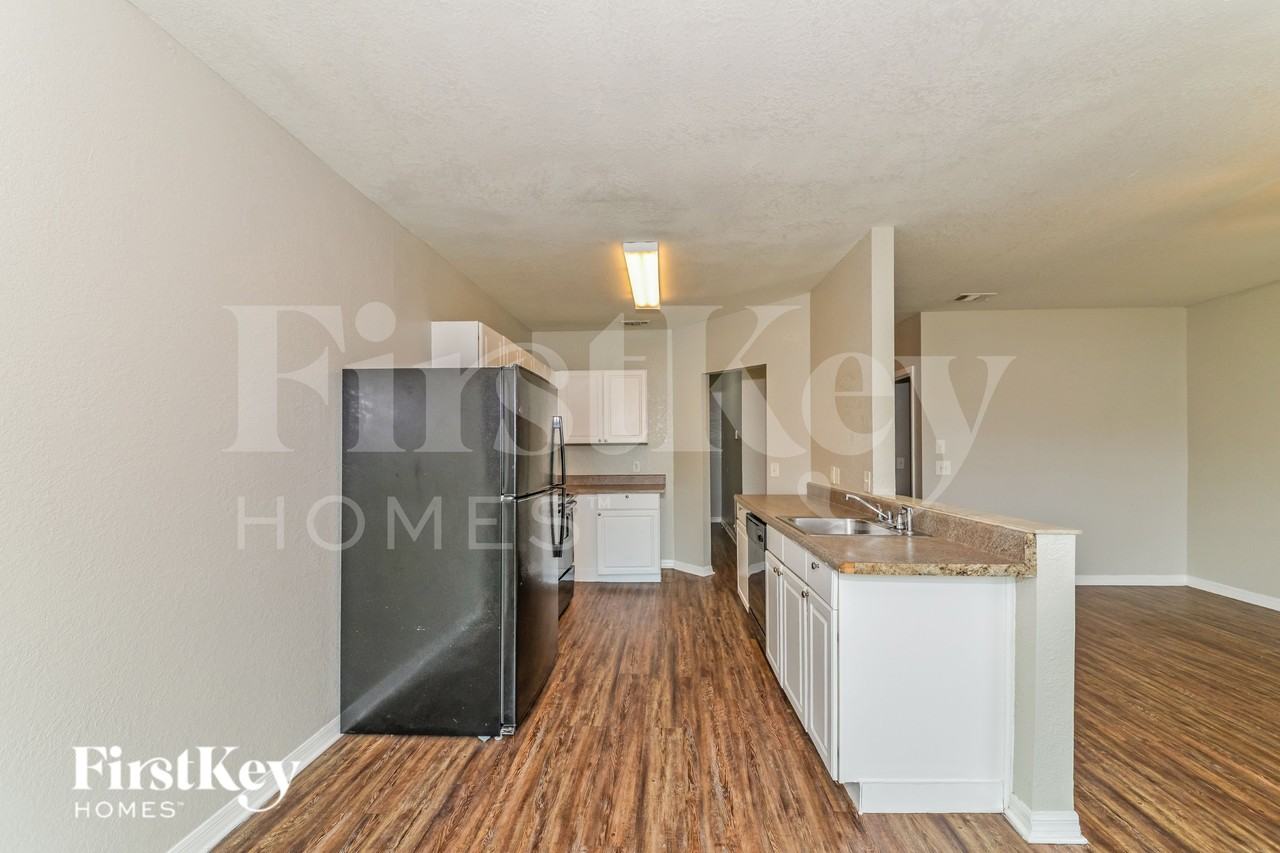 1057 Cassia St - Photo 6 of 16