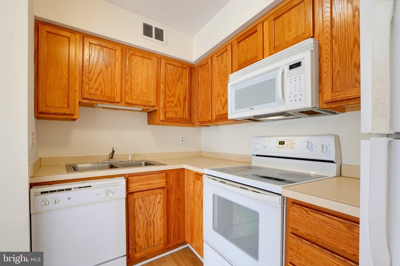 5800 Royal Ridge Dr #T - Photo 3 of 12