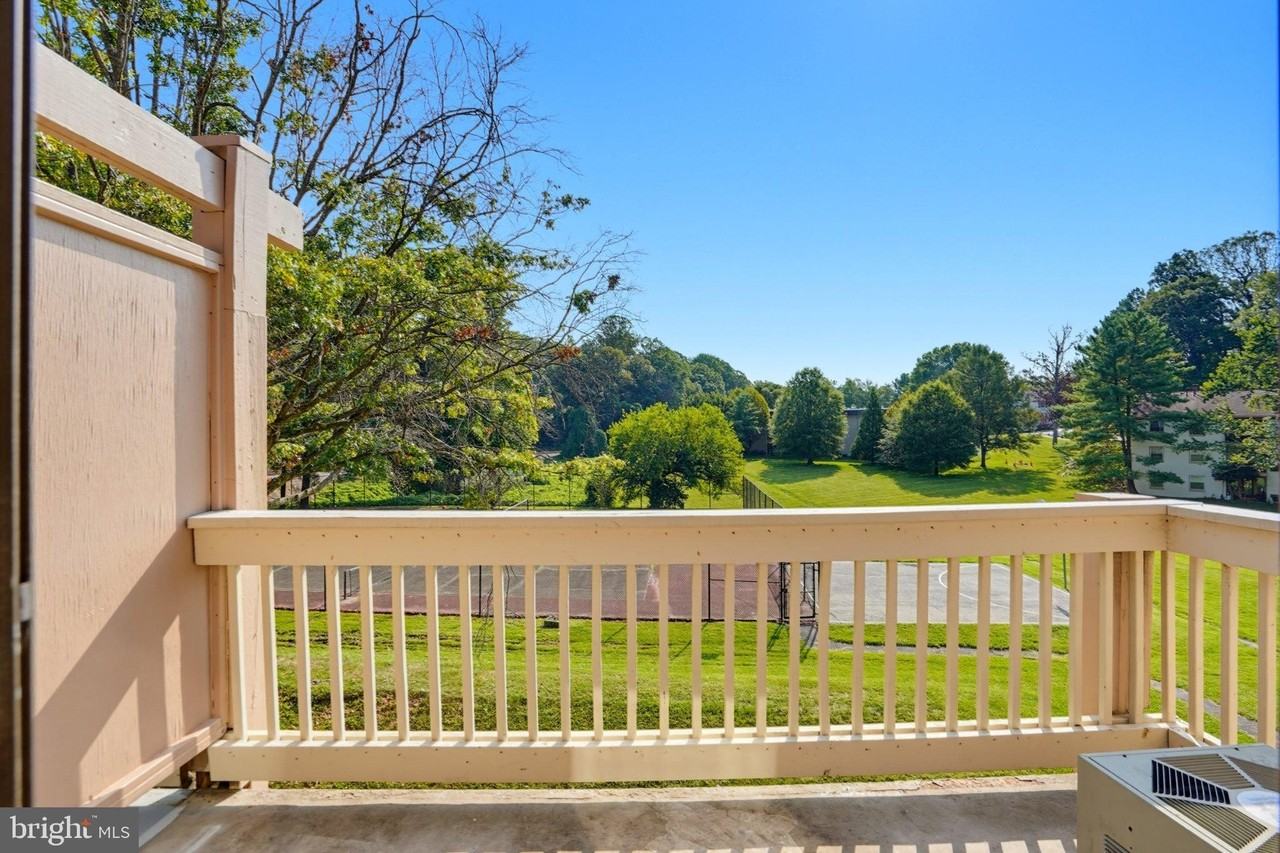 5800 Royal Ridge Dr #T - Photo 6 of 12