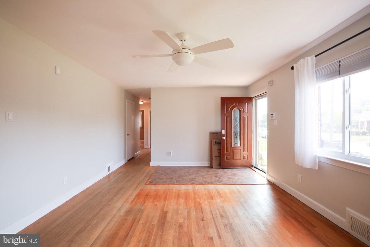 6007 Frederick St - Photo 6 of 48
