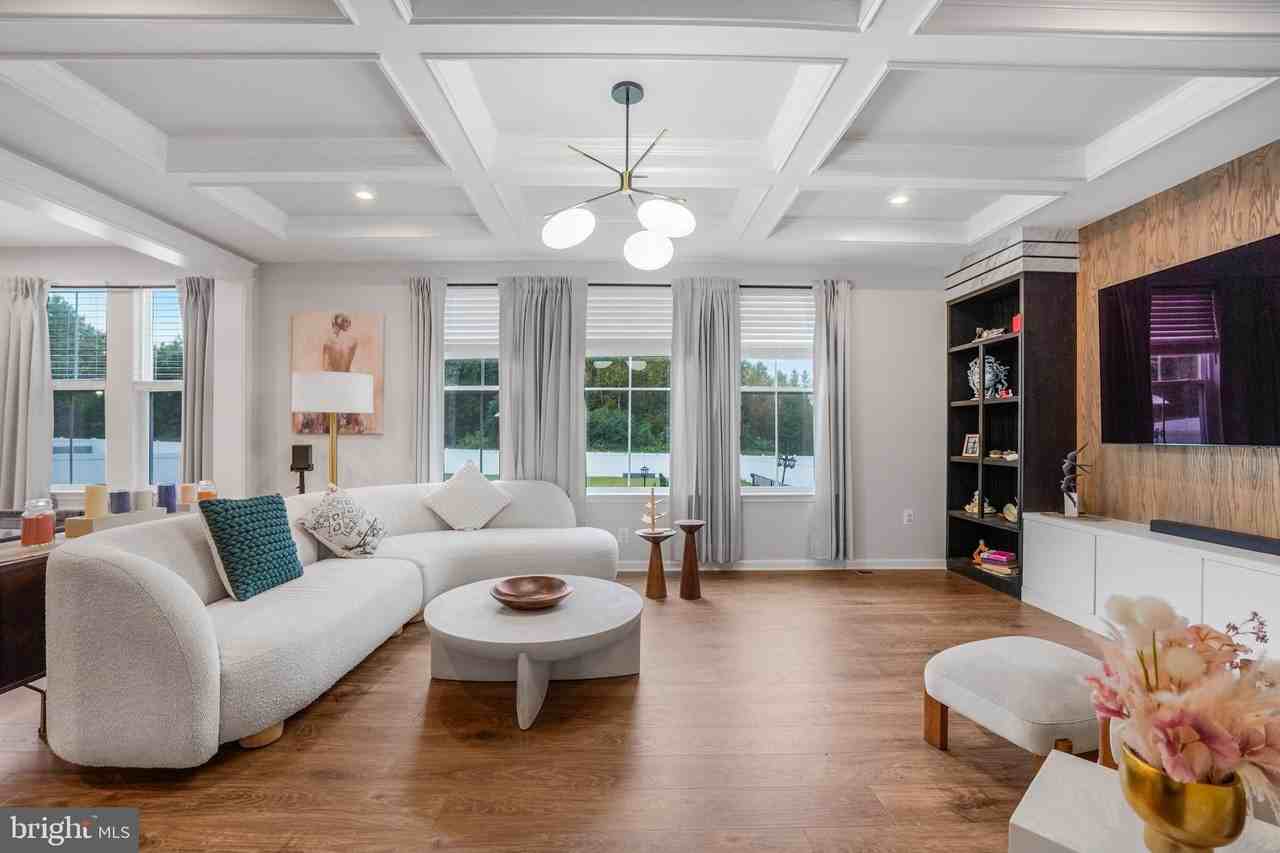 10008 S Streamview Ct - Photo 7 of 50