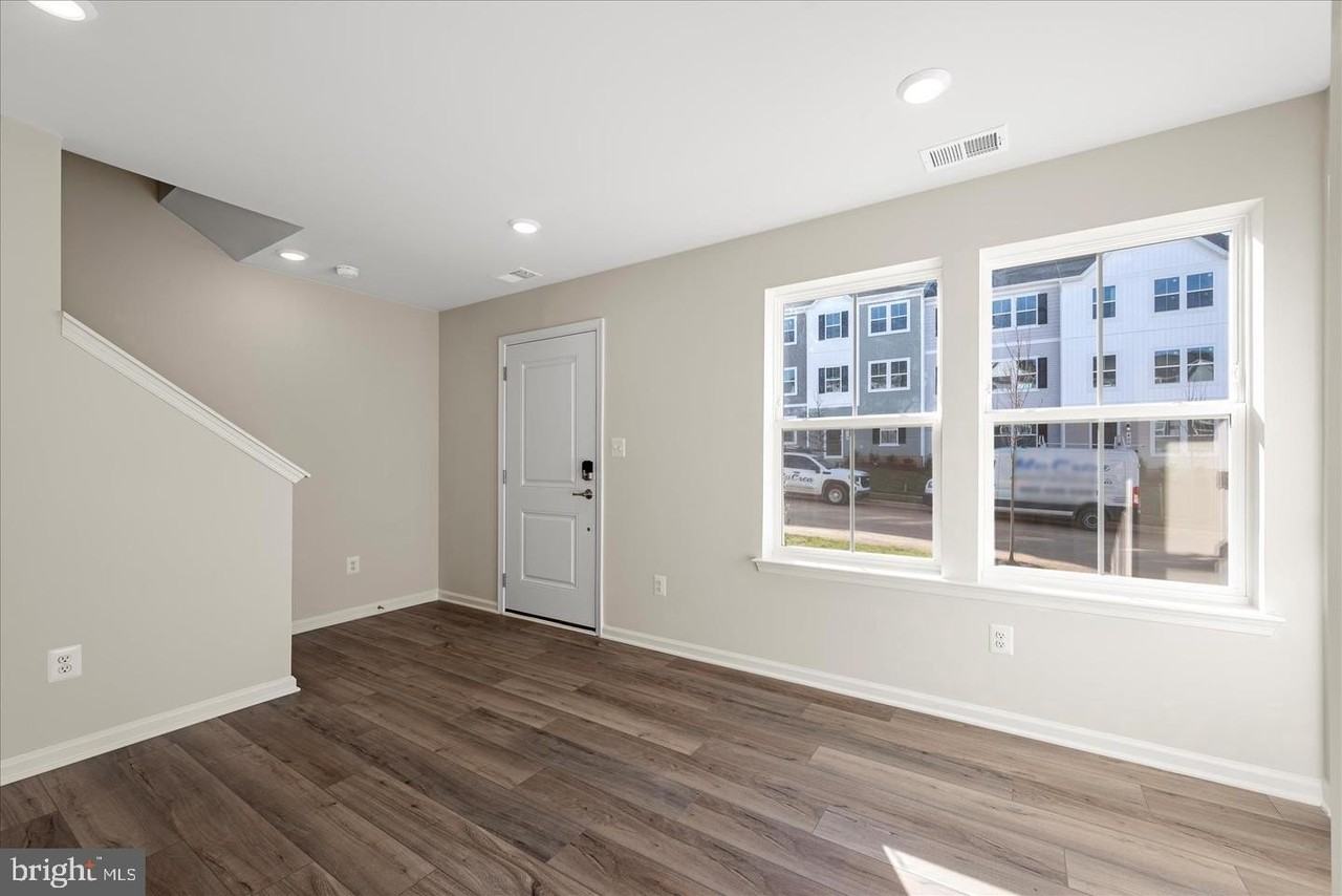 409 18th Ave - Photo 7 of 36