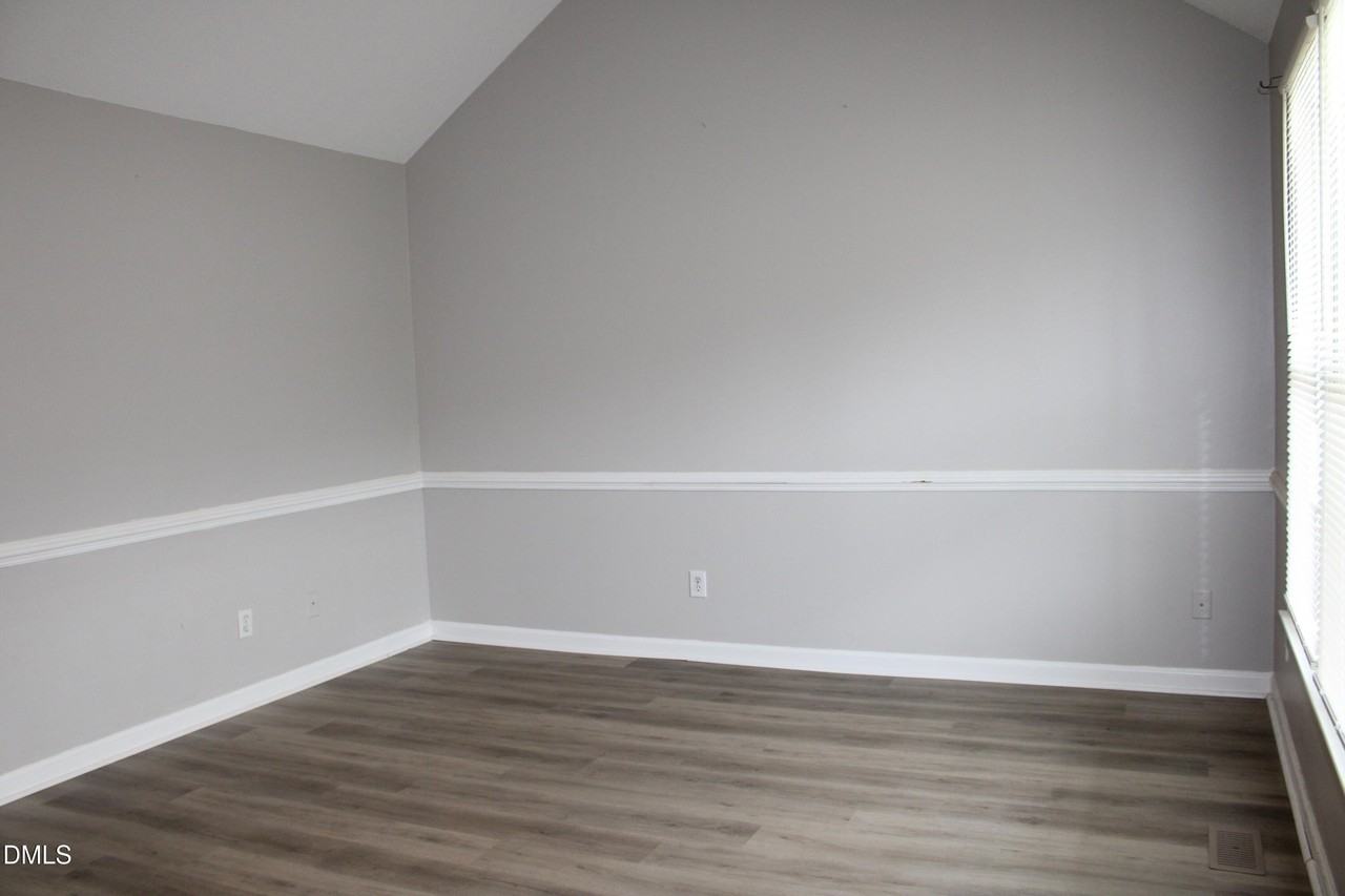 1400 Squire Ridge Dr - Photo 3 of 22