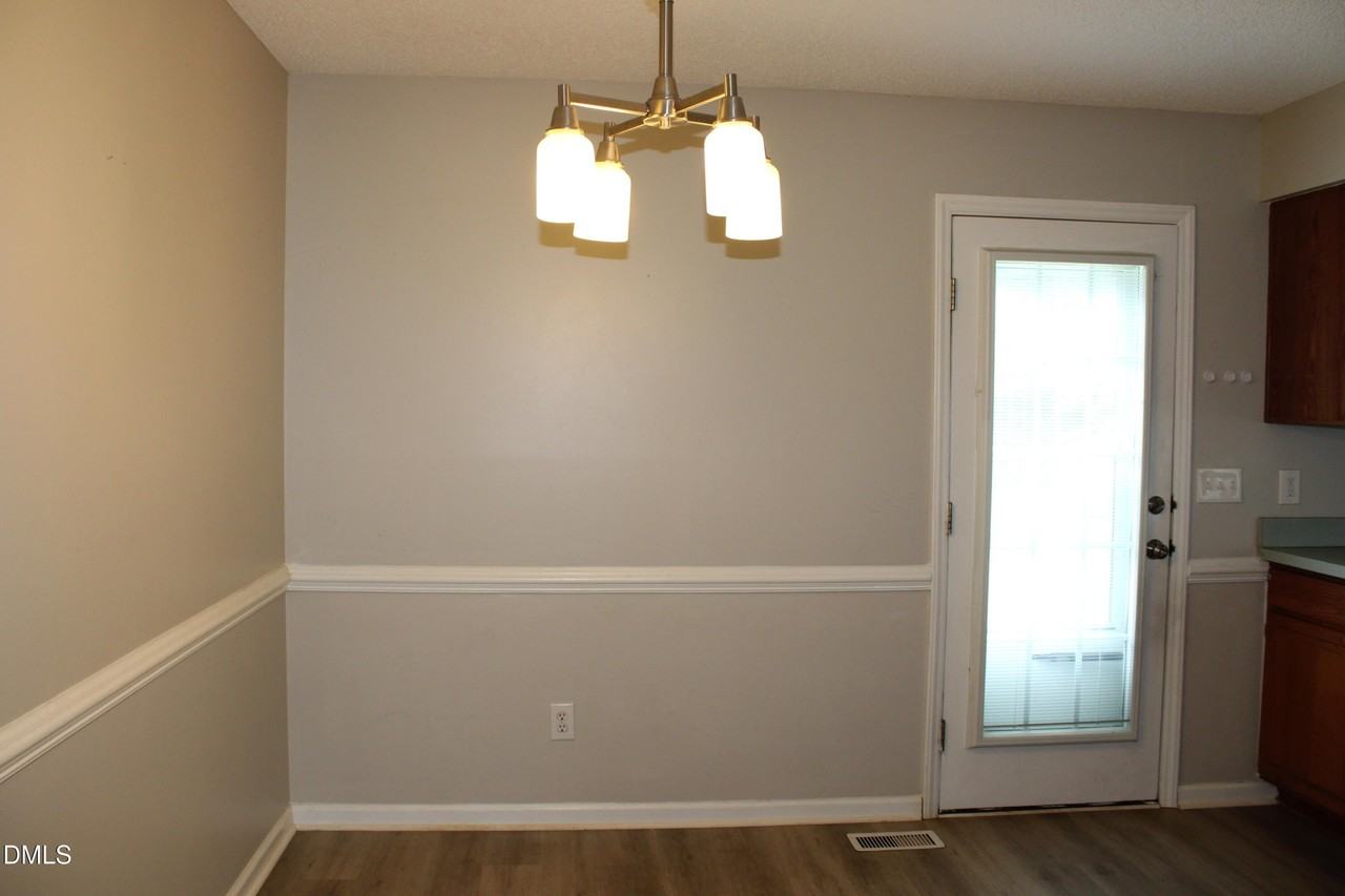 1400 Squire Ridge Dr - Photo 5 of 22