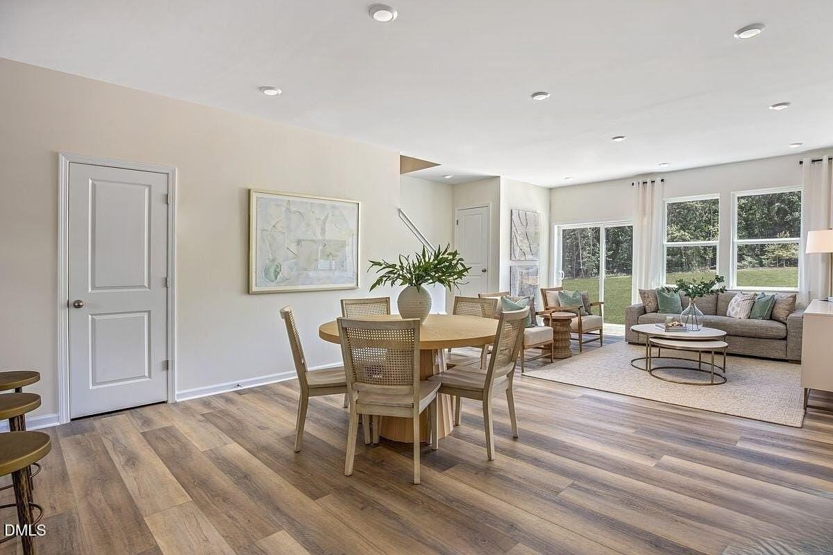 728 Sao Miguel Ln - Photo 3 of 9