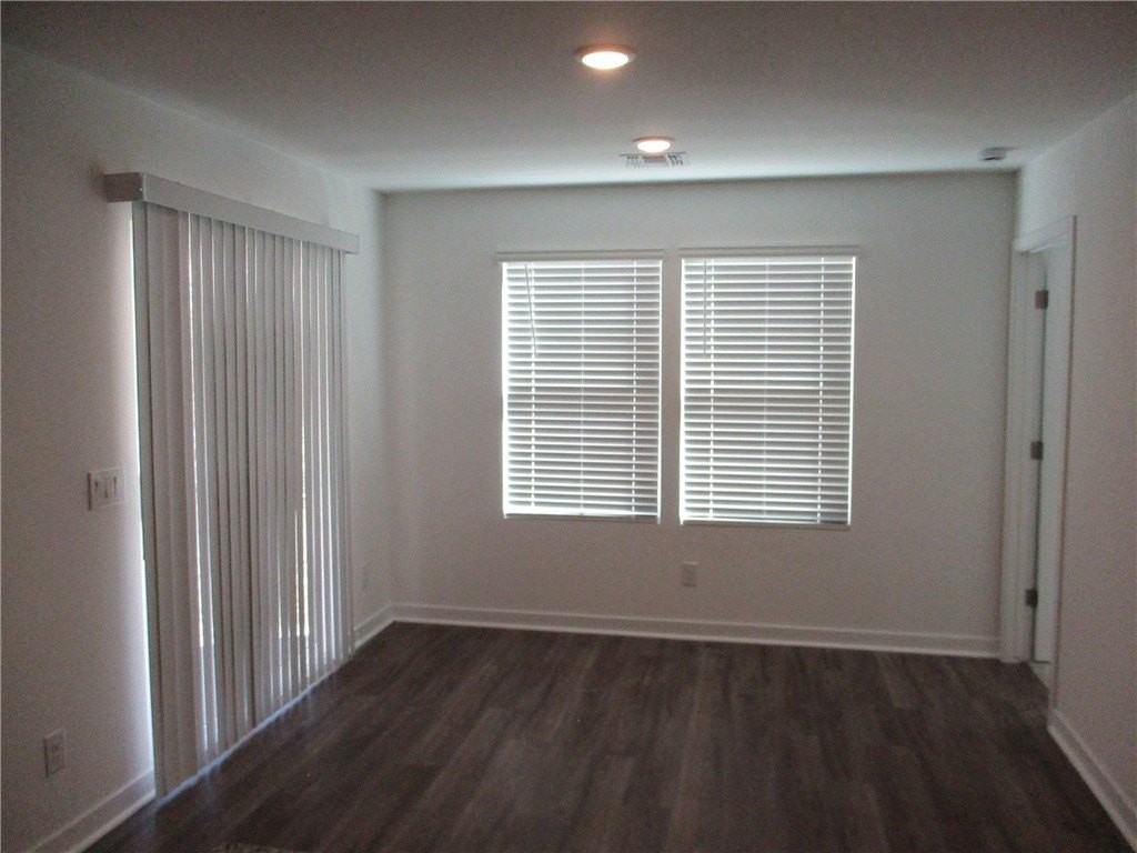 2282 Sarah Pl - Photo 5 of 16