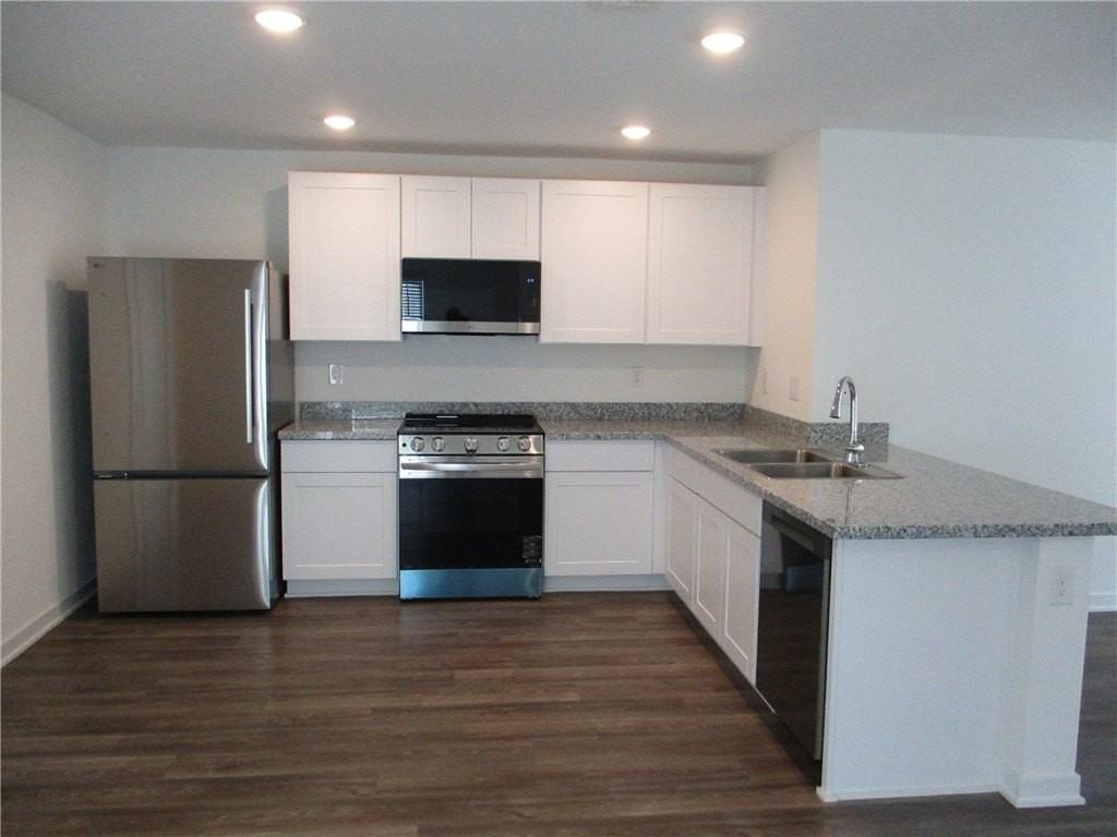 2286 Sarah Pl - Photo 2 of 22