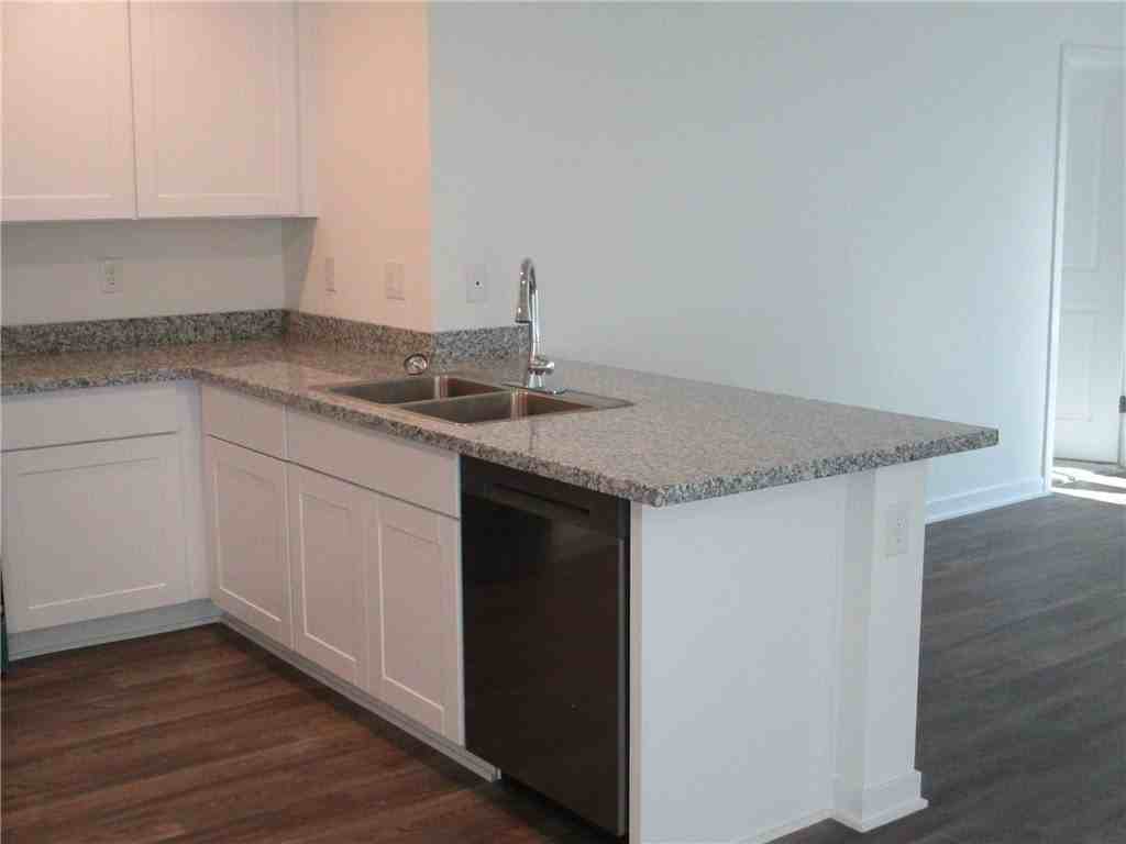 2286 Sarah Pl - Photo 4 of 22