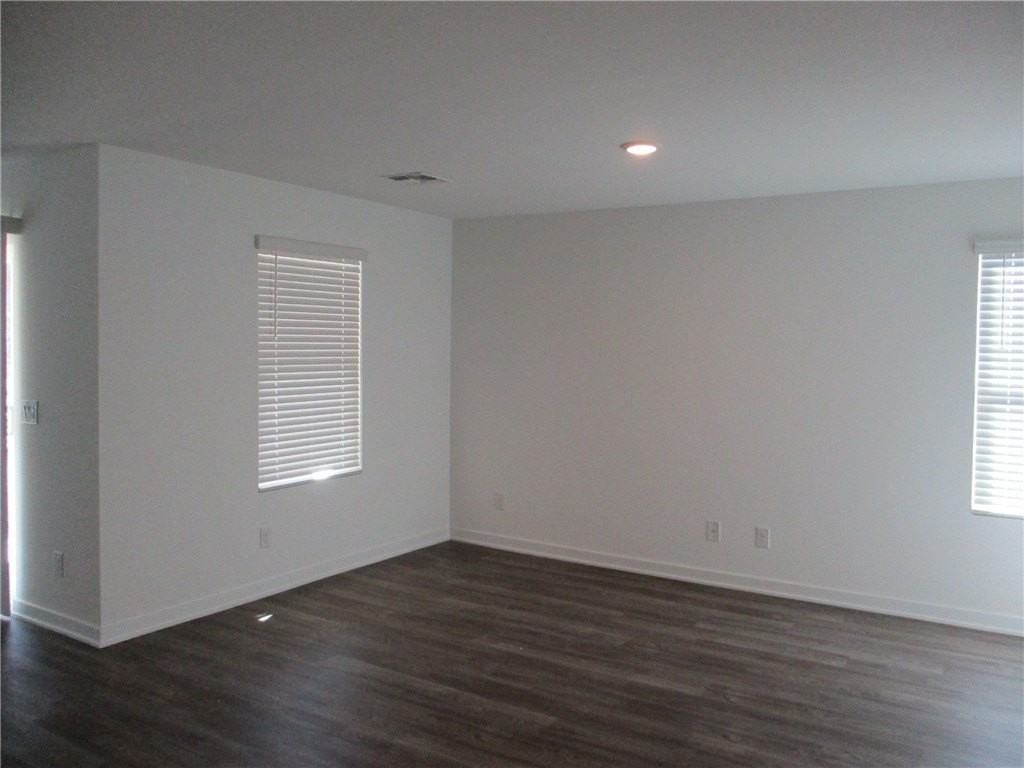 2286 Sarah Pl - Photo 5 of 22