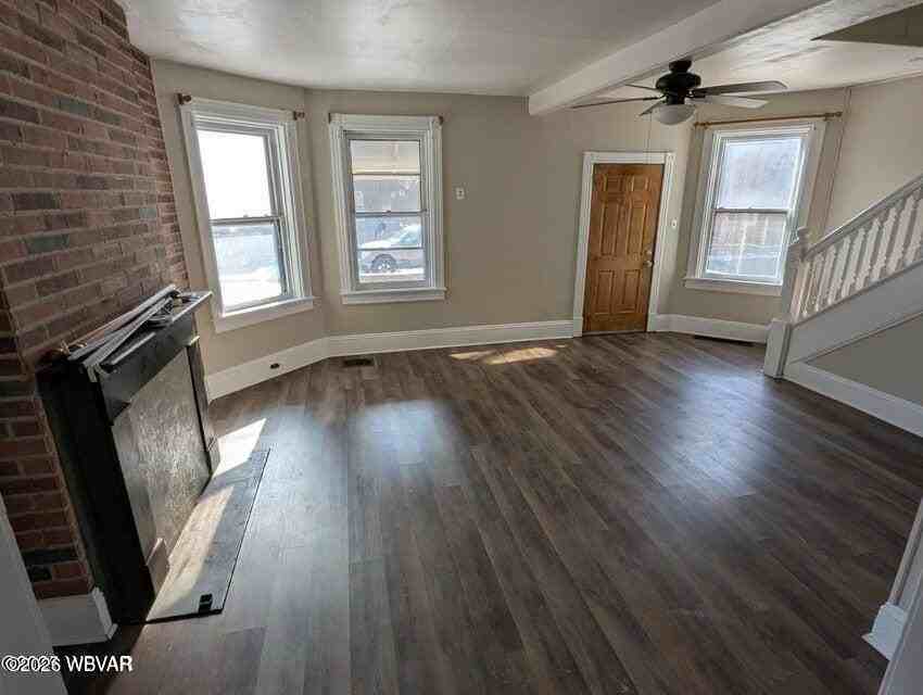 758 Grace St - Photo 3 of 15
