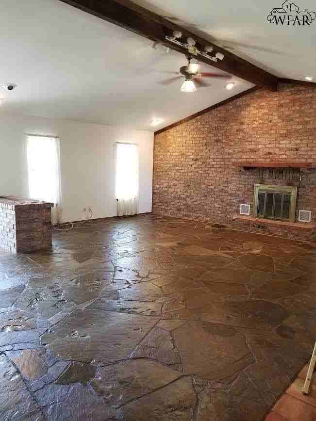 1220 Montgomery St - Photo 2 of 12