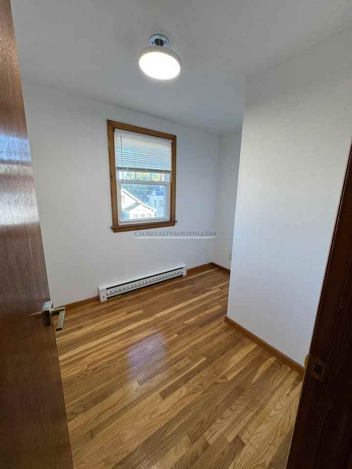 82 Dunboy St #2 - Photo 5 of 30
