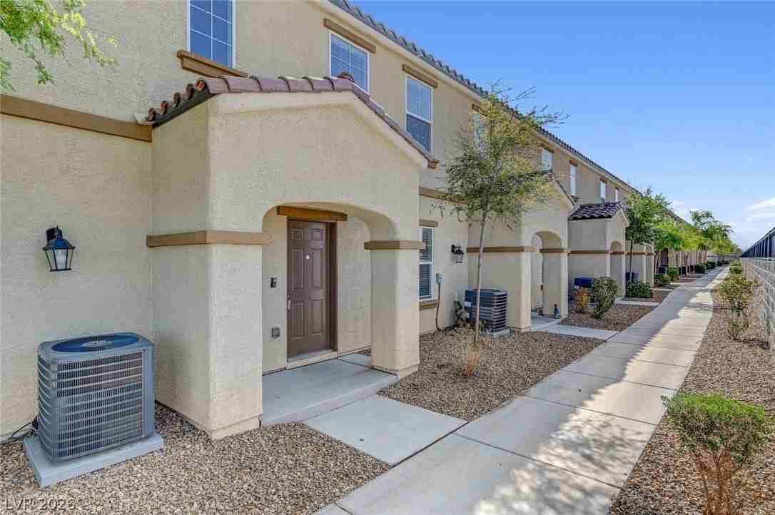 5208 Steep Cliffs Ave - Photo 3 of 36