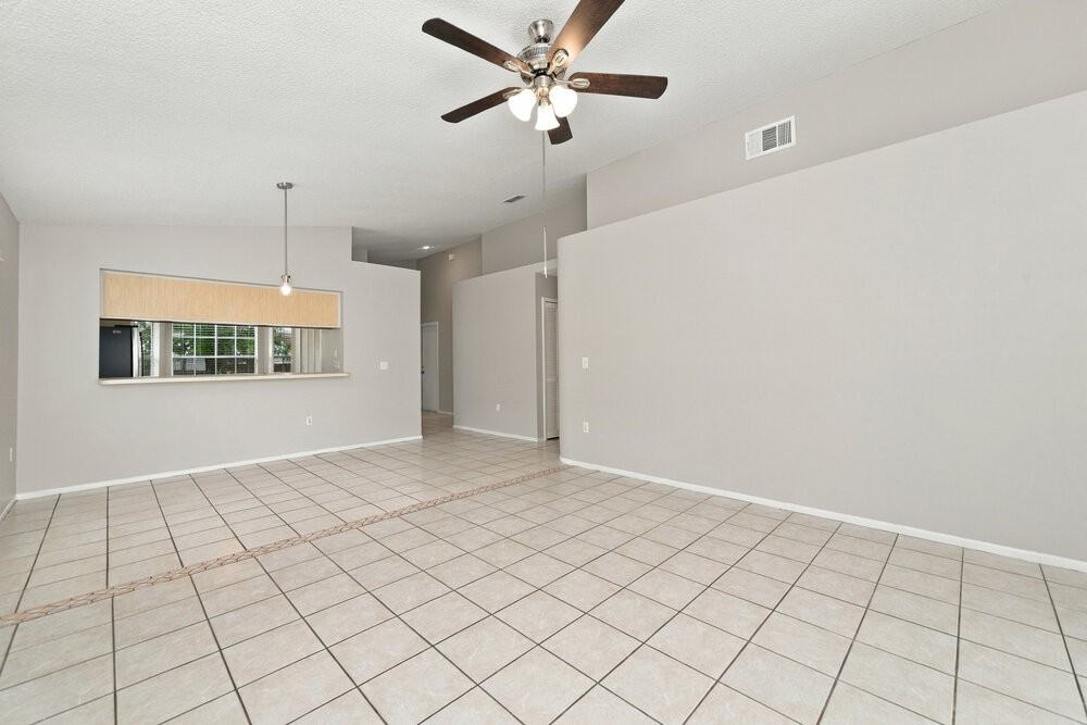 977 Eagles Forrest Dr - Photo 3 of 16
