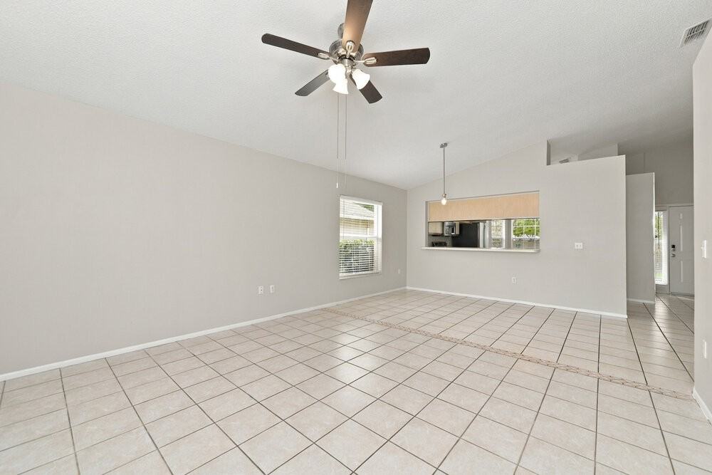977 Eagles Forrest Dr - Photo 4 of 16
