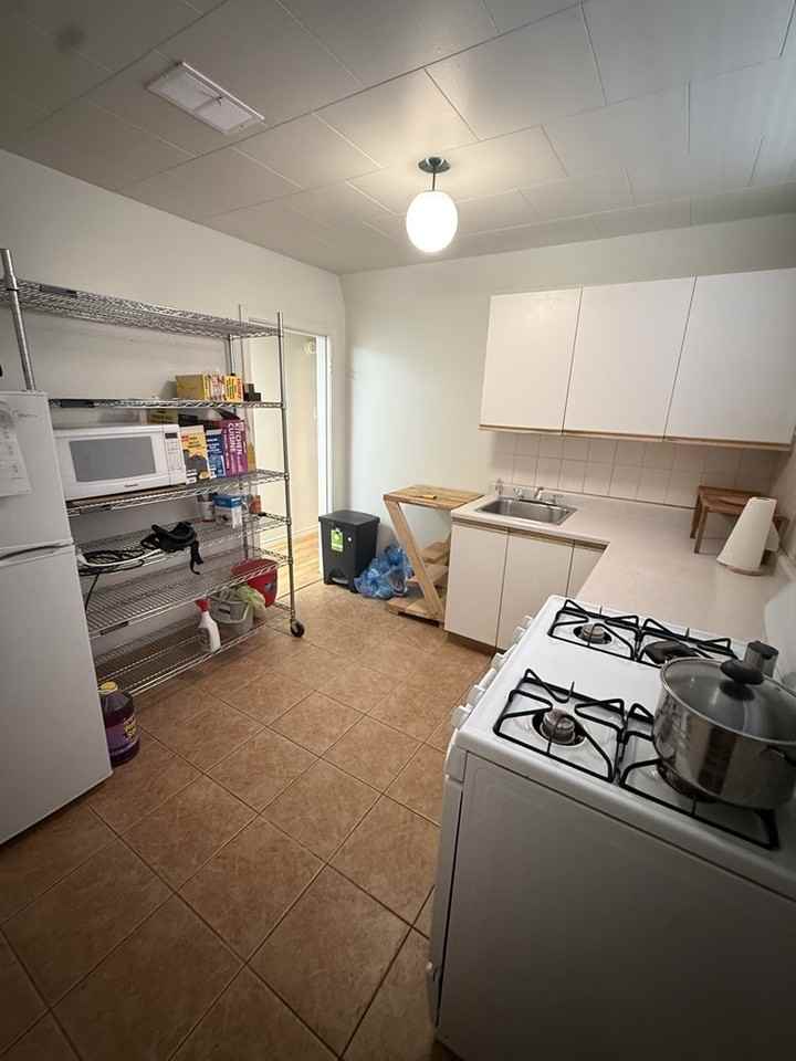 8955 81 Ave Nw - Photo 5 of 34