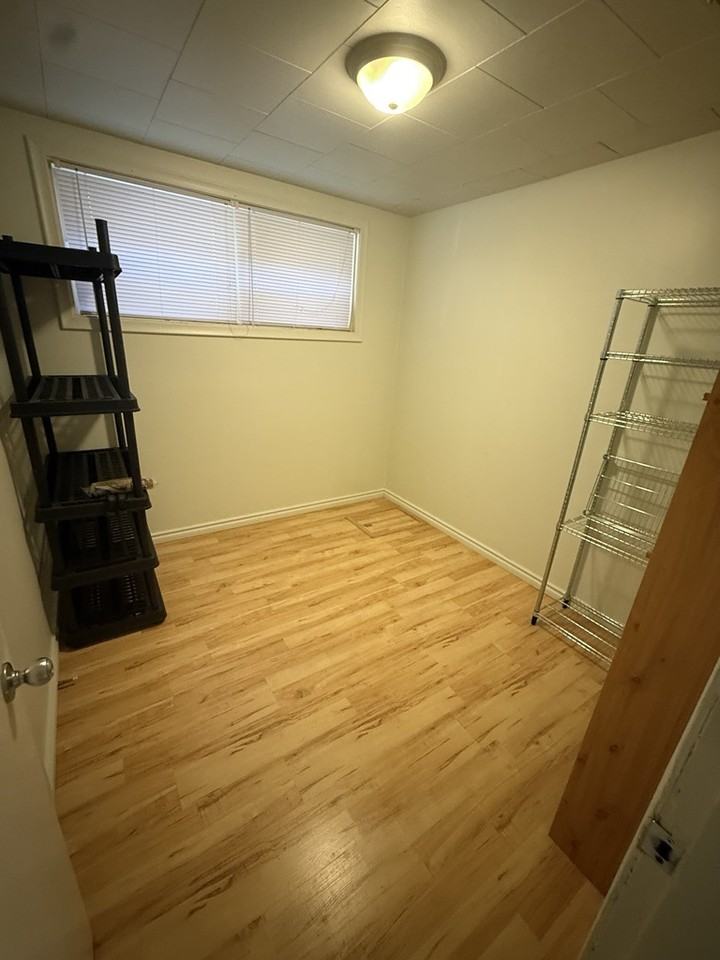 8955 81 Ave Nw - Photo 7 of 34