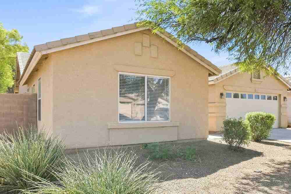 6625 W Gross Ave - Photo 3 of 16