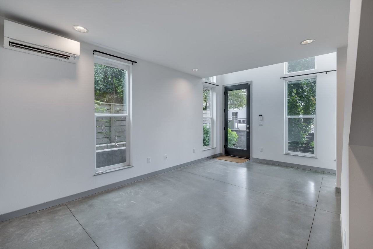 6240 Corson Ave S - Photo 4 of 18