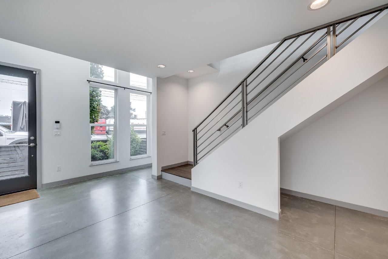 6240 Corson Ave S - Photo 5 of 18