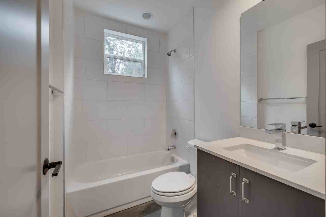 6240 Corson Ave S - Photo 6 of 18