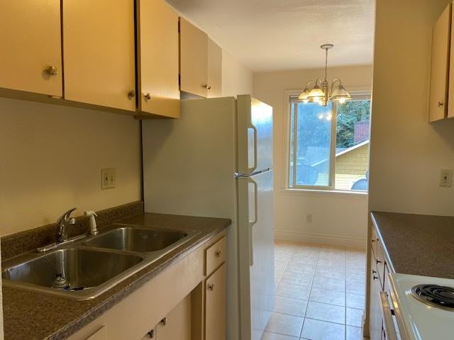 9029 35th Ave Sw #306 - Photo 6 of 8