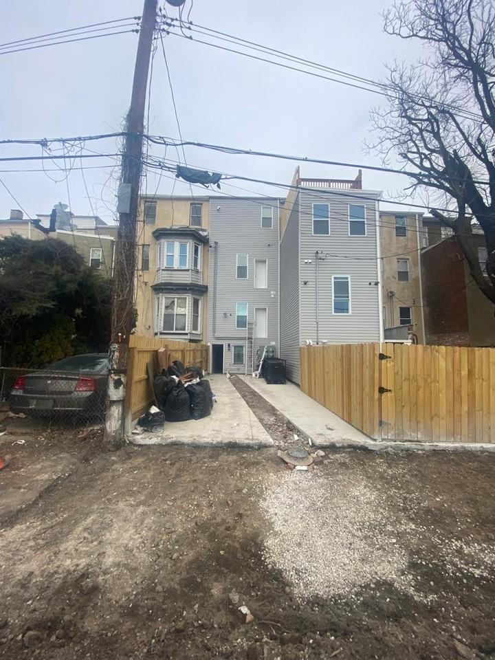 2122 Druid Hill Ave - Photo 7 of 7
