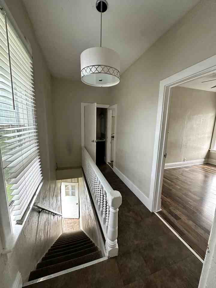 628 Franklin St #1-2 - Photo 3 of 6