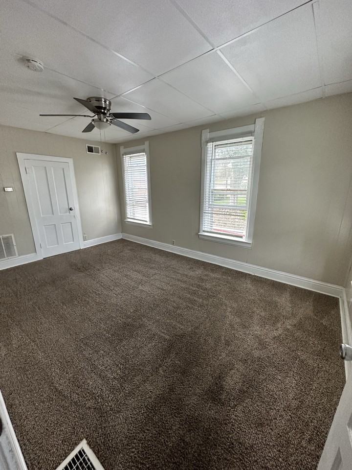 628 Franklin St #1-2 - Photo 6 of 6