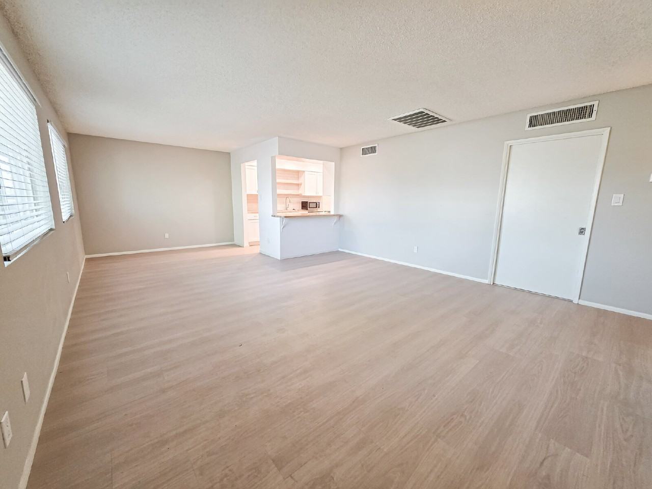 1921 N Cavalier Dr - Photo 3 of 18