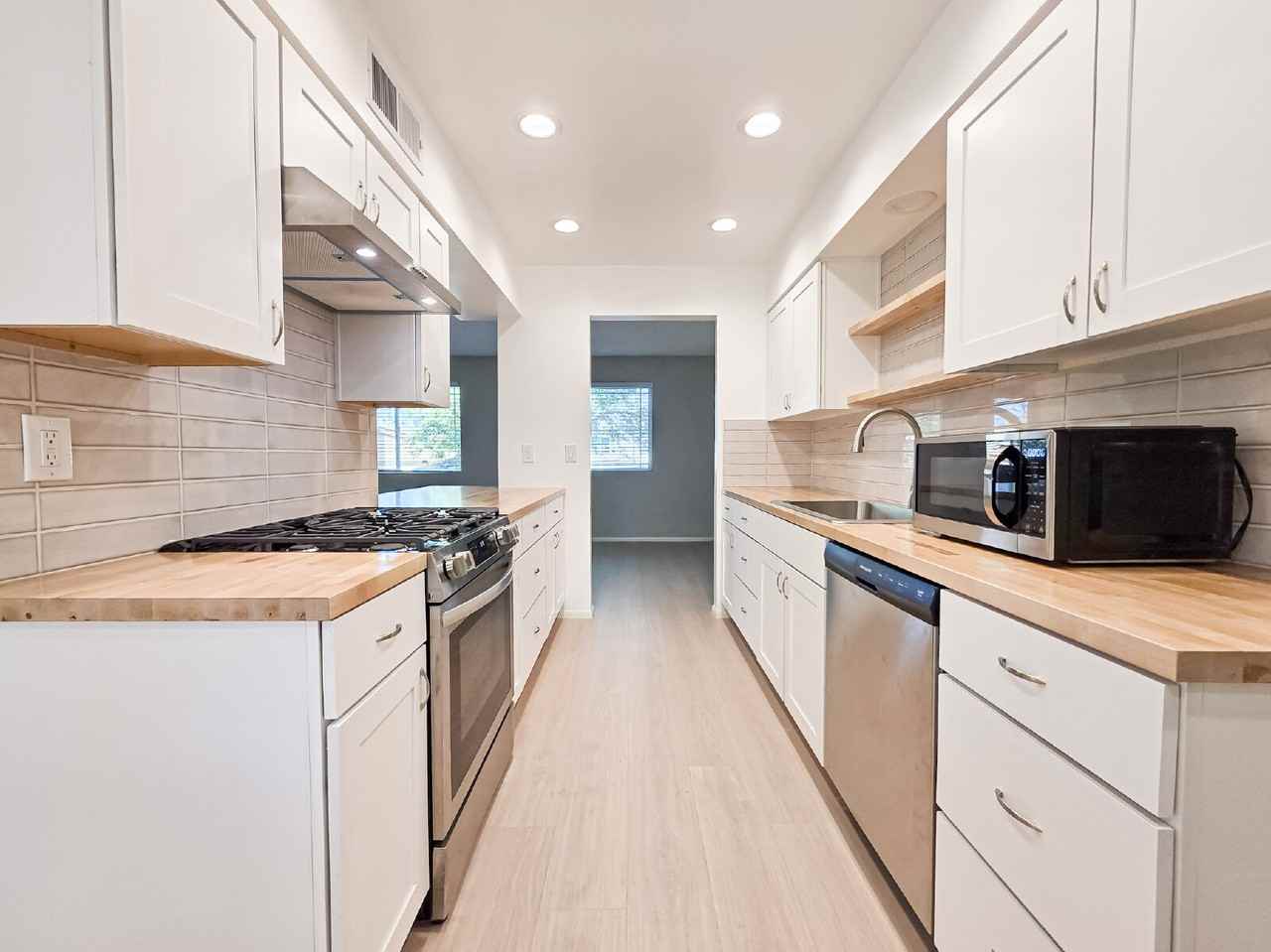 1921 N Cavalier Dr - Photo 6 of 18