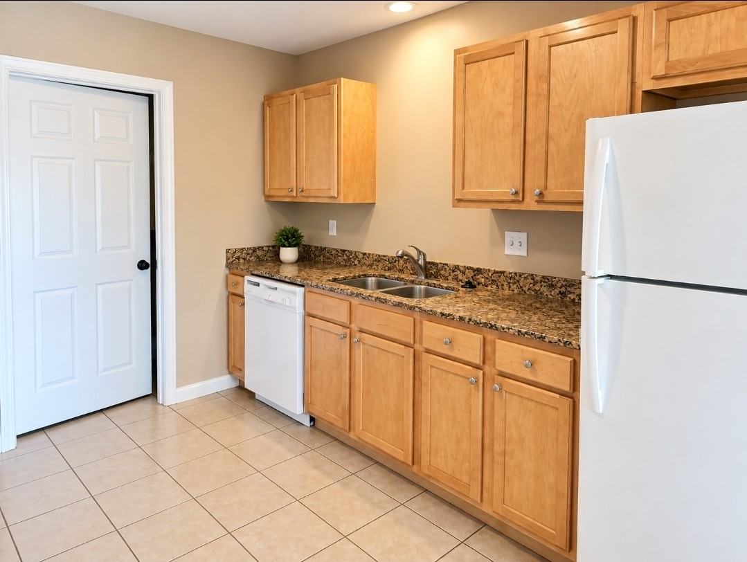 25155 Lavinia Ave #B - Photo 6 of 16