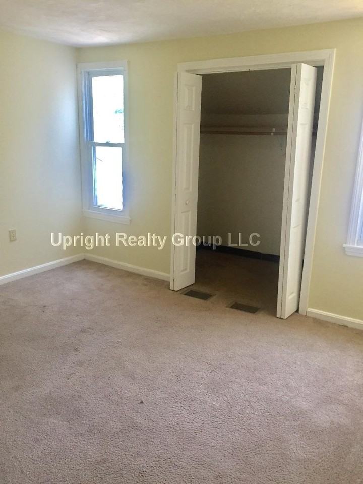 1 Adams Cir #E - Photo 2 of 9