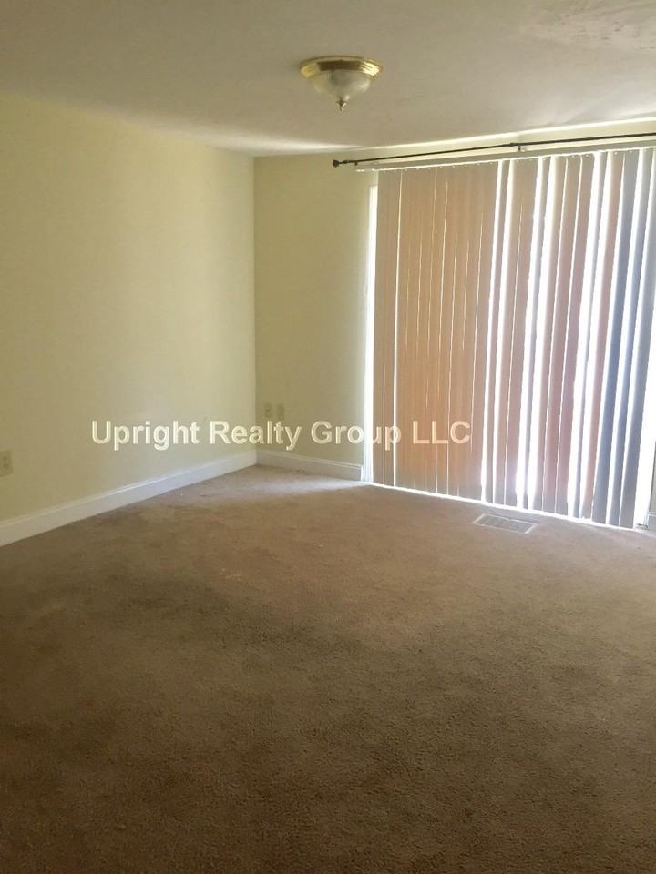 1 Adams Cir #E - Photo 6 of 9