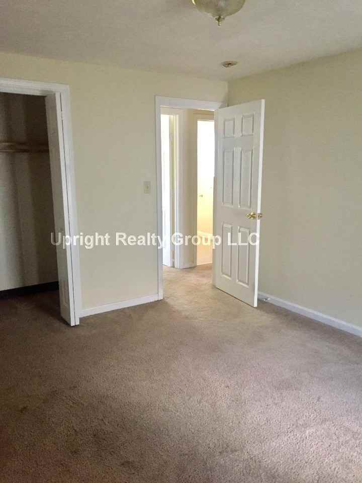 1 Adams Cir #E - Photo 7 of 9