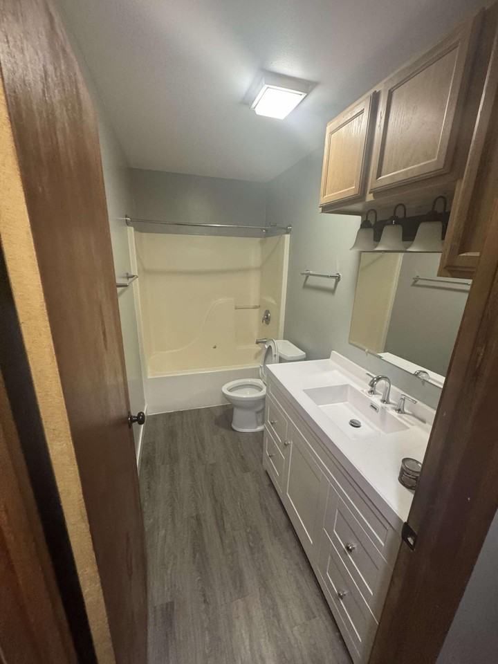 821 Island Ct - Photo 5 of 9