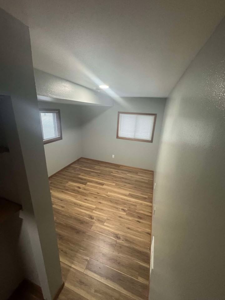 821 Island Ct - Photo 6 of 9